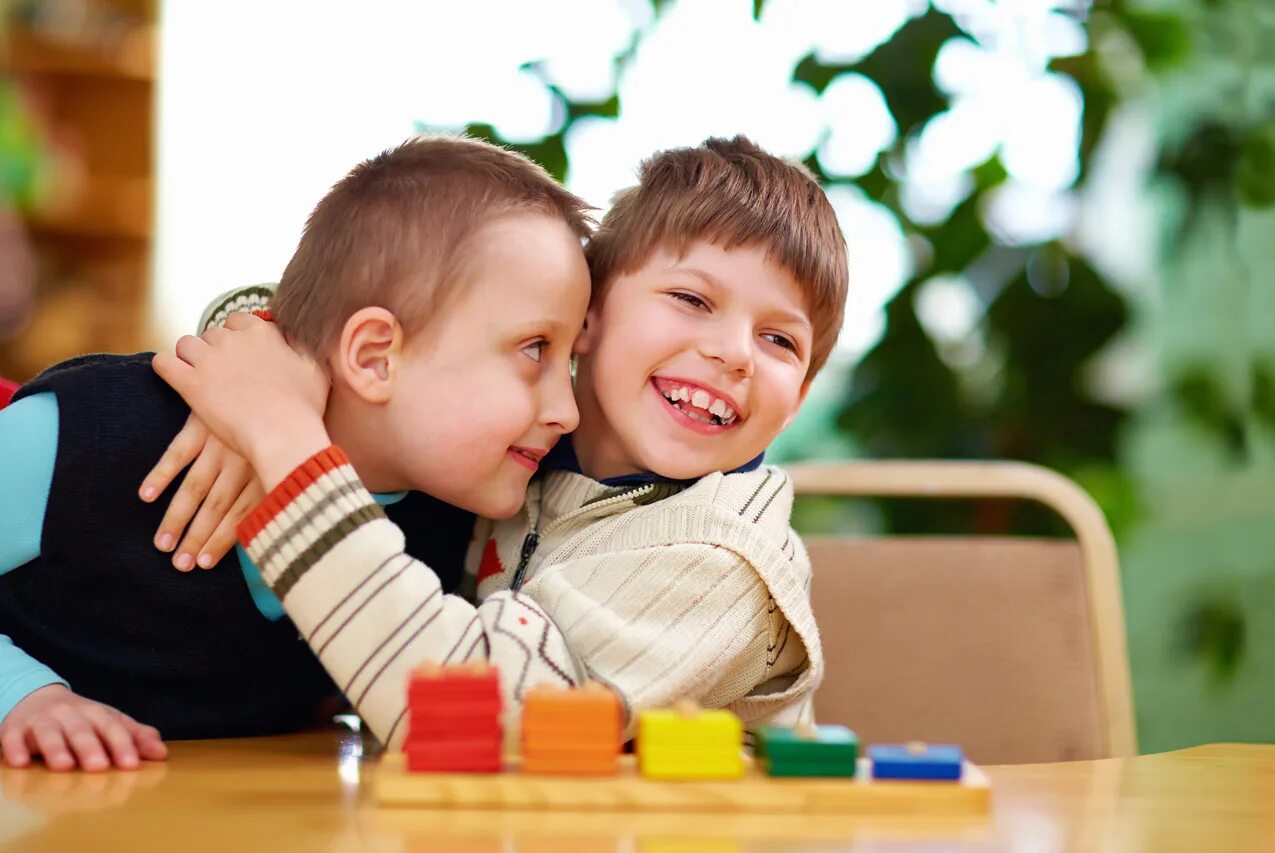 Дети с нарушением интеллекта. Семья умственно отсталых. Семья умственно отсталых. Дети с олигофренией идиотия. Дети с умственной отсталостью.