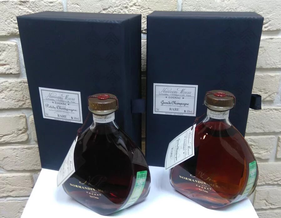 Коньяк армянский 45 лет. Macallan annie leibovitz виски. 50 летняя выдержка. 50 летний виски. Glenrothes виски.