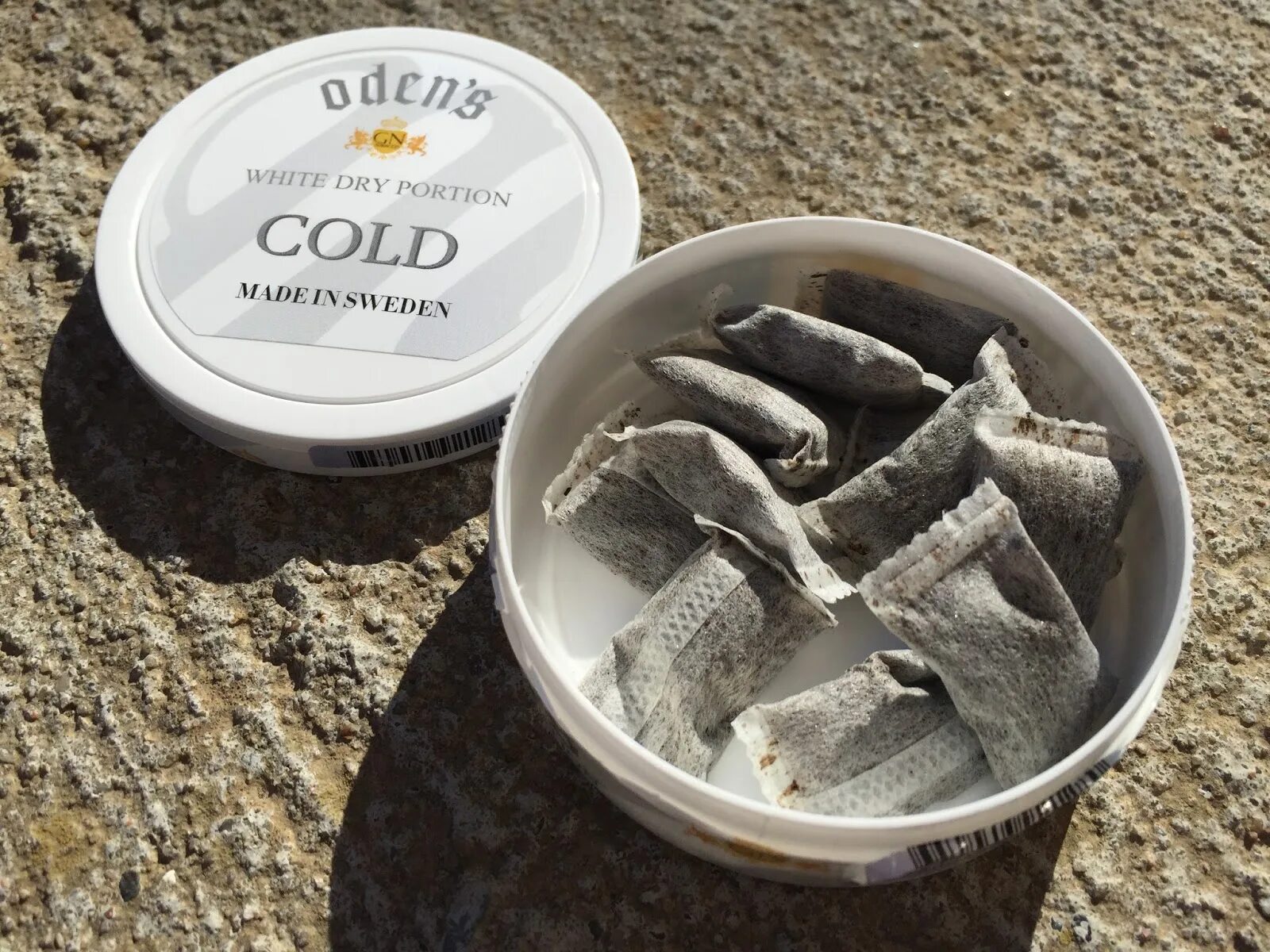 Снюс Оденс. Жевательный табак Оденс Cold Dry. Снюс Oden's Cold. Шведский снюс Cold Dry.