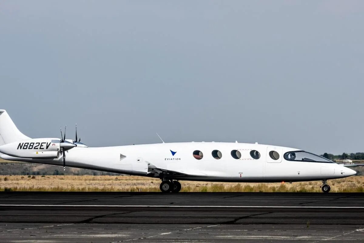 Самый быстрый роллс ройс в мире самолетов. Электрический самолёт. Airbus электрический самолет. Электрический самолет. Электрический самолет.