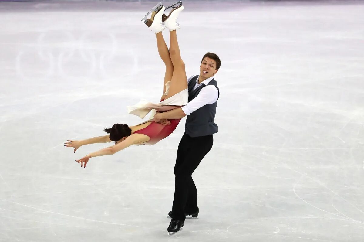 Катание на коньках. Фигурное катание для начинающих взрослых. Прически в фигурном катании. Фигурное катание для начинающих взрослых. Правильная поза на коньках.