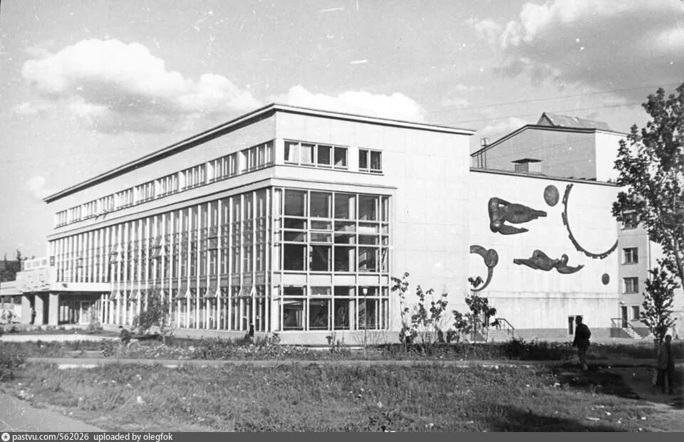 Дк полтинник воронеж. Полтинник воронеж дворец. Дк им 50-летия октября воронеж. Дк 50 летия воронеж. Дворец 50 летия октября воронеж.
