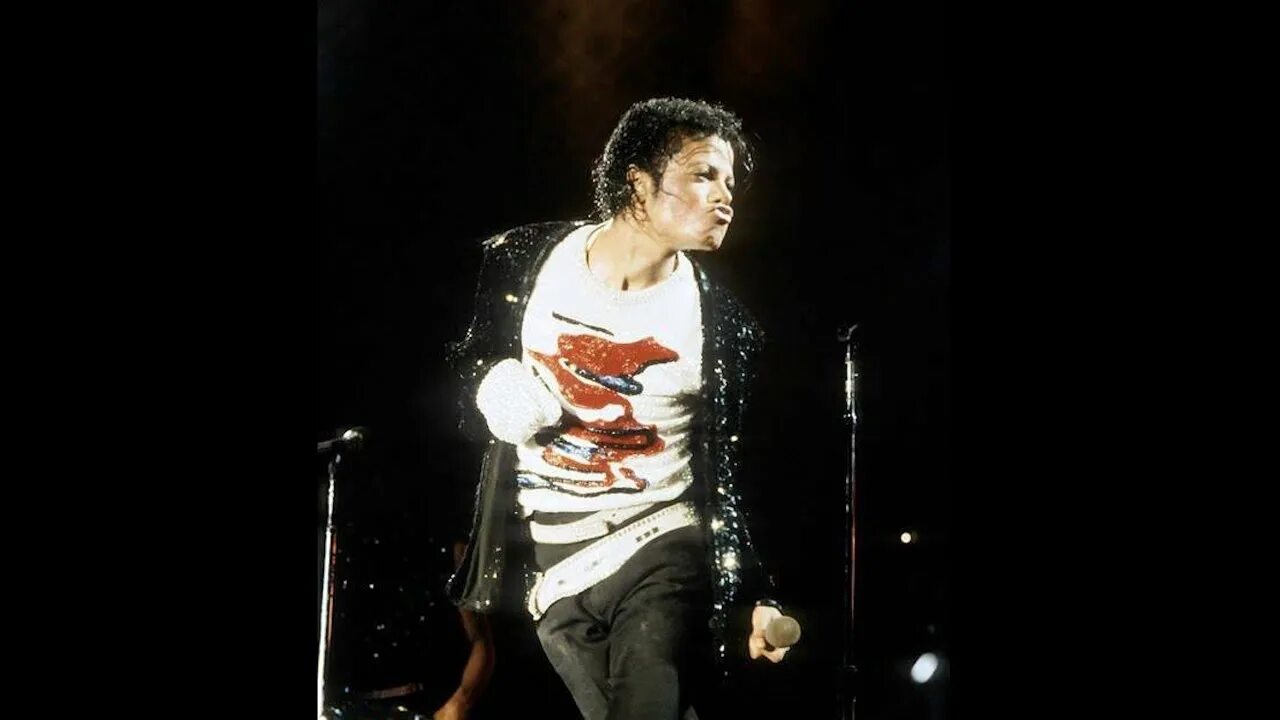 Песня майкла джексона billie jean. Michael Jackson 1984. Michael Jackson Victory Tour 1984. Michael Jackson Billie Jean 1982. Michael Jackson Billie Jean 1984.