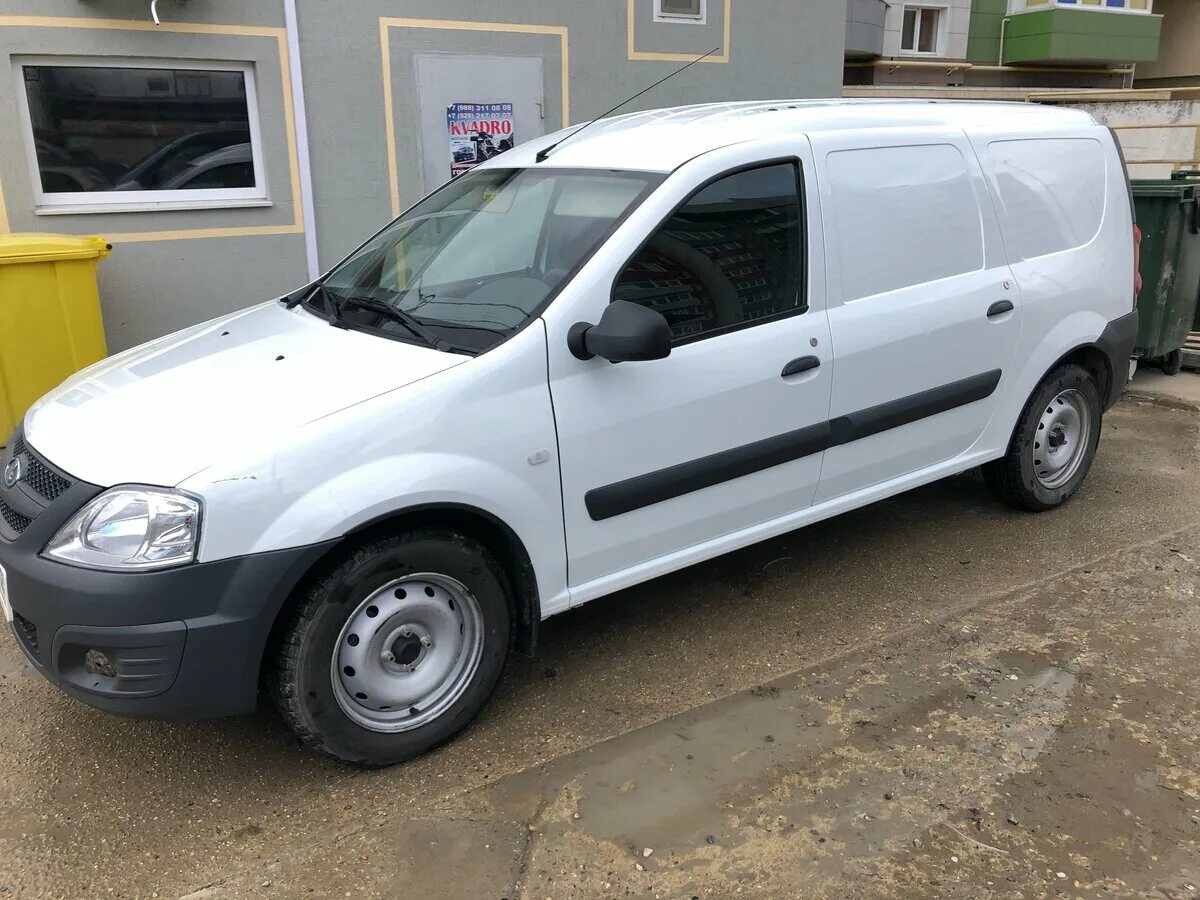 Как выглядит белый ларгус Largus фургон CNG Lada Armenia