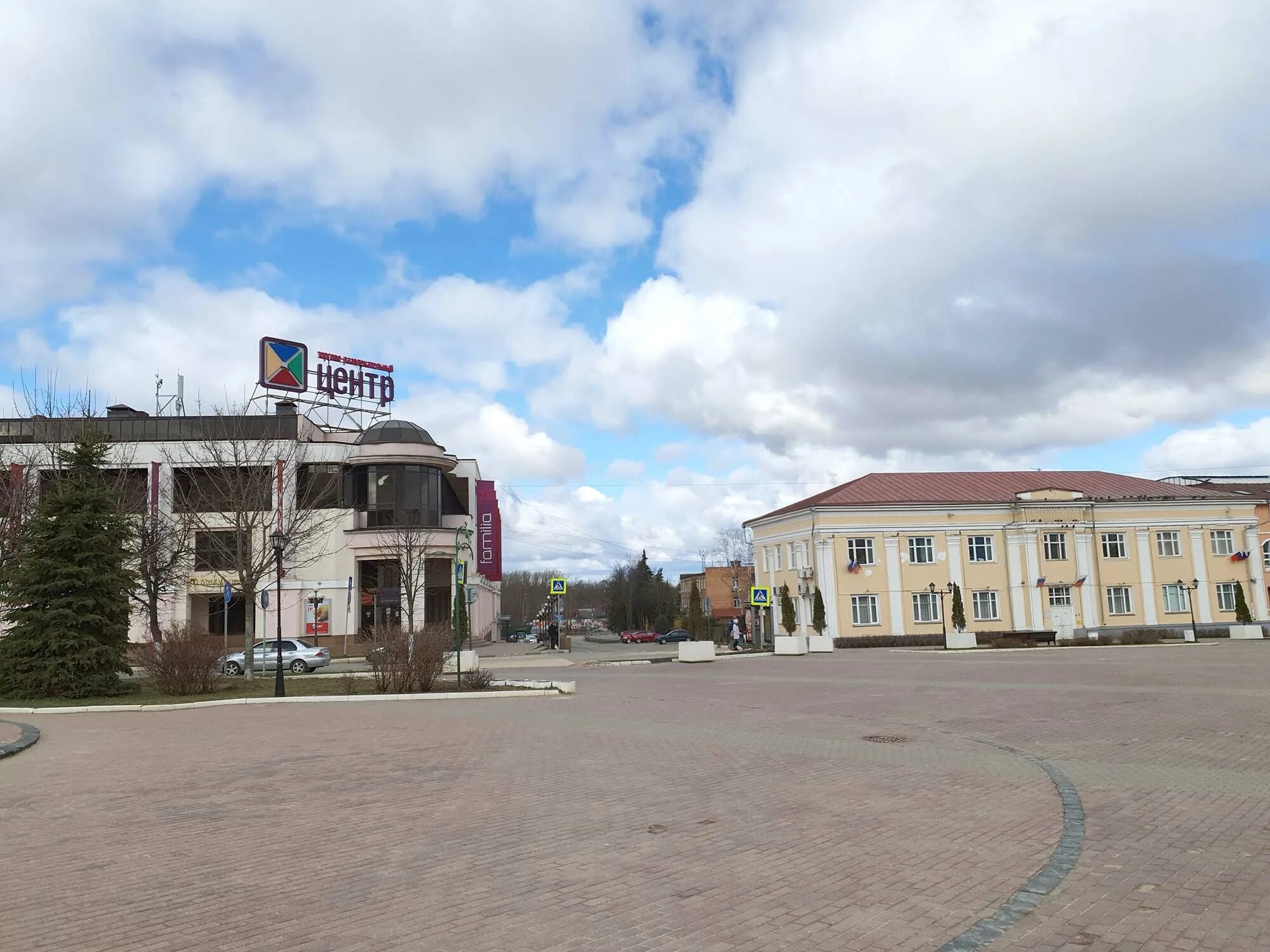 Торговая площадь 1 дмитров. Дмитров торговая площадь. Дмитров ул загорская 30. Торговая площадь 1 дмитров. Дмитров советская площадь 2.