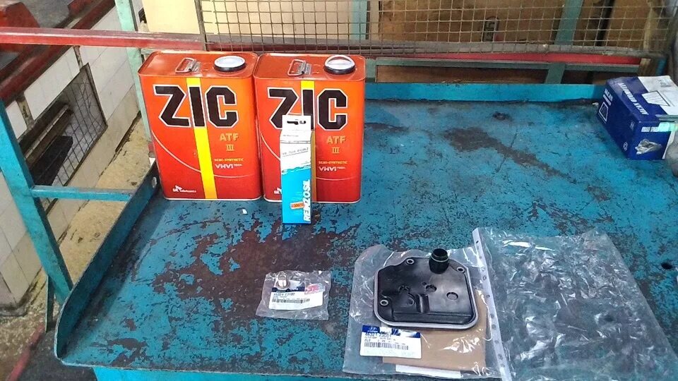 Замена масла акпп солярис 2. Масло акпп солярис 2018. Поддон коробки передач hyundai solaris 2014. Хендай солярис 2013 масло акпп. 6.