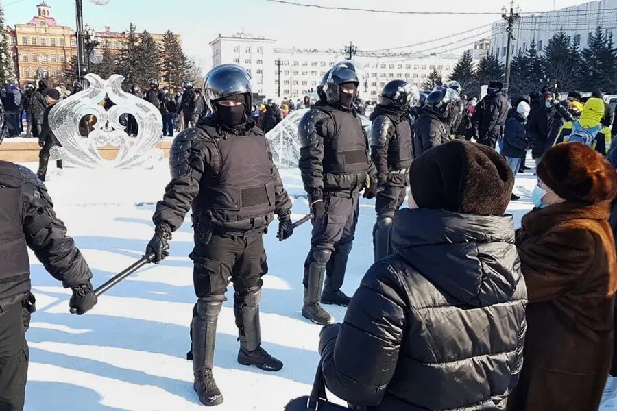 Новости что творится в россии. Хабаровск митинг 2021. ОМОН на площади. Хабаровск митинг 23 января. Протесты в Хабаровске.