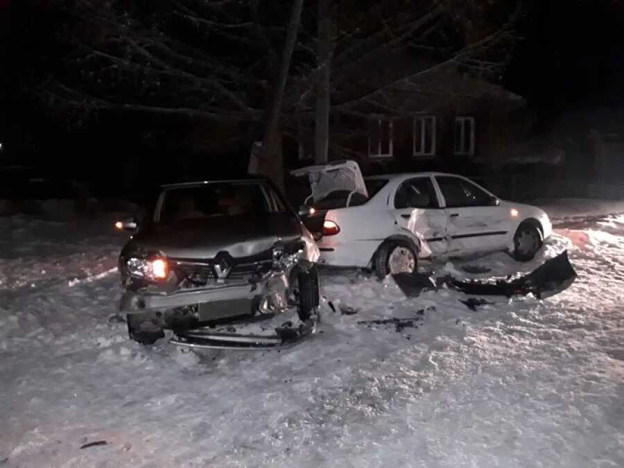 Авария в коелге сегодня. Дтп еманжелинск свежие новости. Происшествия красногорский челябинской. Дтп еманжелинск. Авария в еманжелинске вчера.