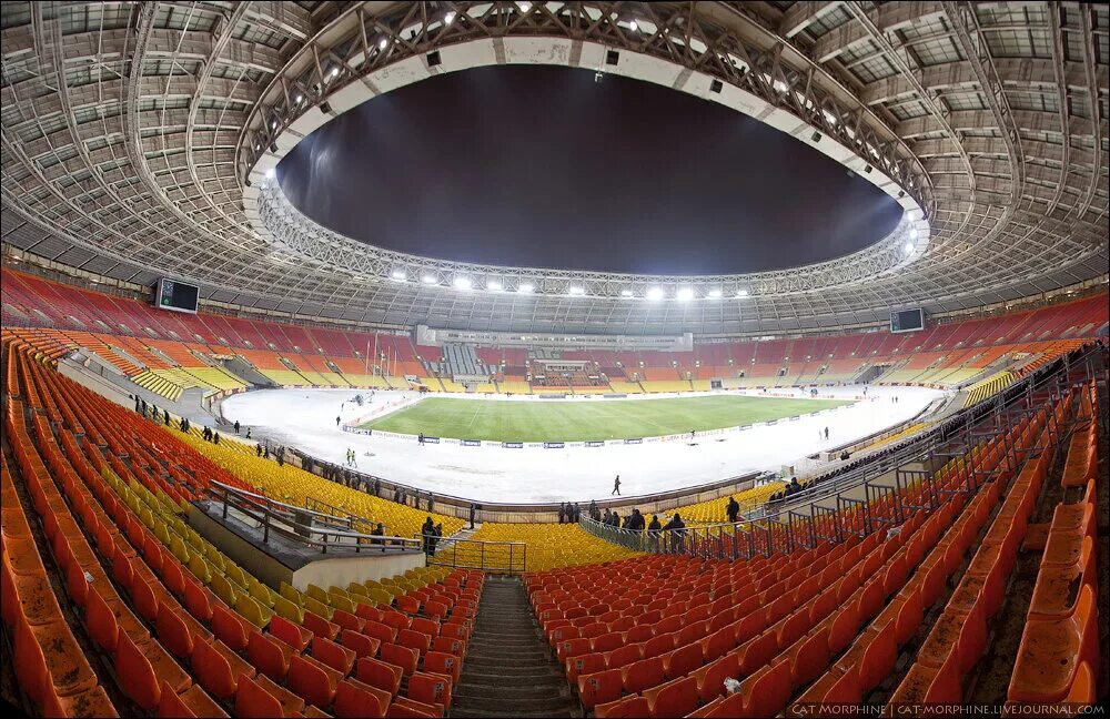 Стадионы 1 8. Стадион первого мая. Стадион Лужники майнкрафт. Самый большой стадион в средней Азии. Самый большой стадион в Иркутске.