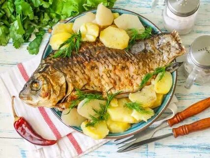 Запеченная рыба карась