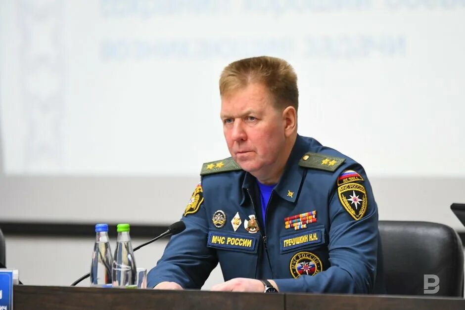Платов мчс. Зам министра мчс гречушкин. генерал плат мчс.