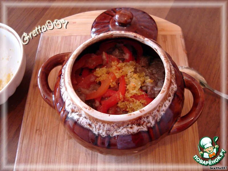 Чанахи в горшочках в духовке из курицы. Грузинский суп чанахи. Обед в горшочке. Чанахи в горшочках в духовке. Чанахи с говядиной.