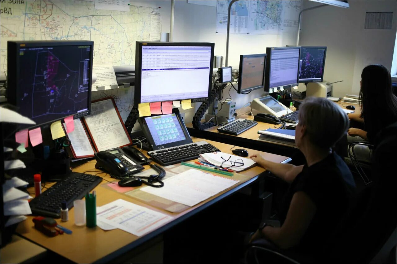 диспетчерская нижний новгород. рабочее место диспетчера. служба 112 нижний новгород. районная диспетчерская. дцуп октябрьской железной дороги.
