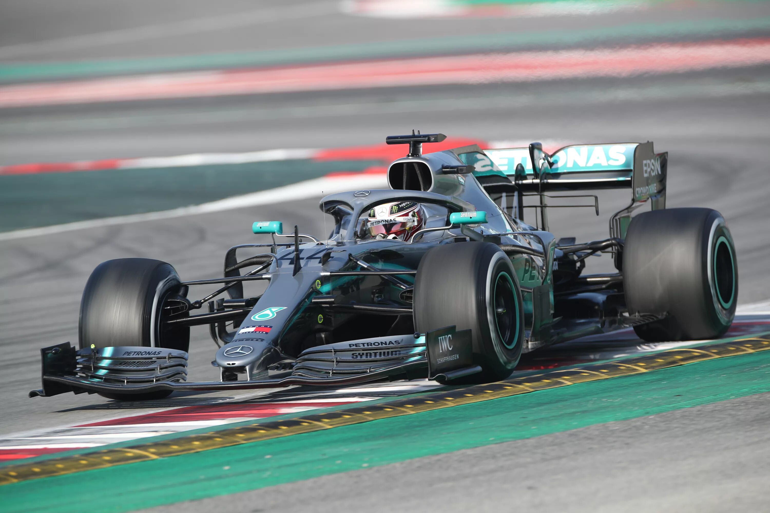 W 010. Mercedes w10 f1. Мерседес ф1 2021. Lewis Hamilton Mercedes 2022. Mercedes Petronas 2019 f1.