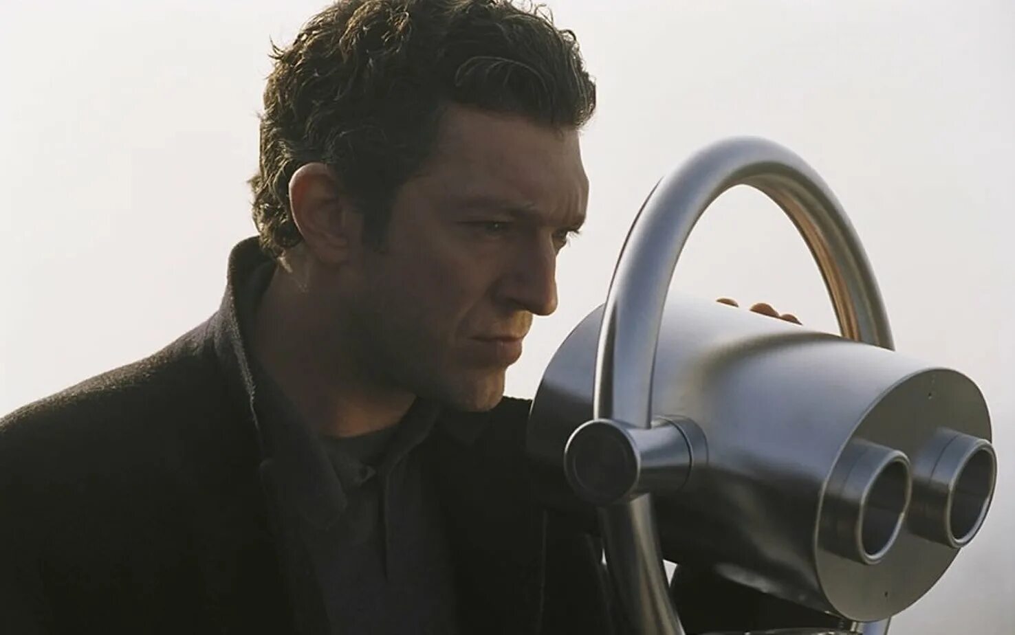 Секретный агент. Agent's secret. Agent's secret. Моника беллуччи тайные агенты 2004. Моника беллуччи секретные агенты.