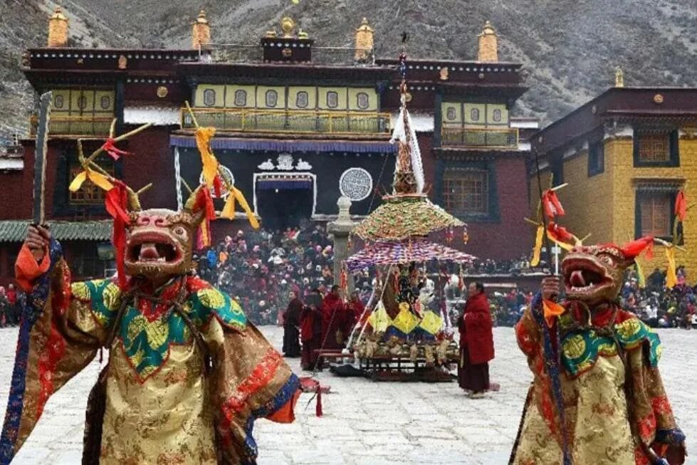 Тибет новогодний стол. Тибет праздники. Лосар тибетский новый год. Новый год в тибете. Тибетский новый год.