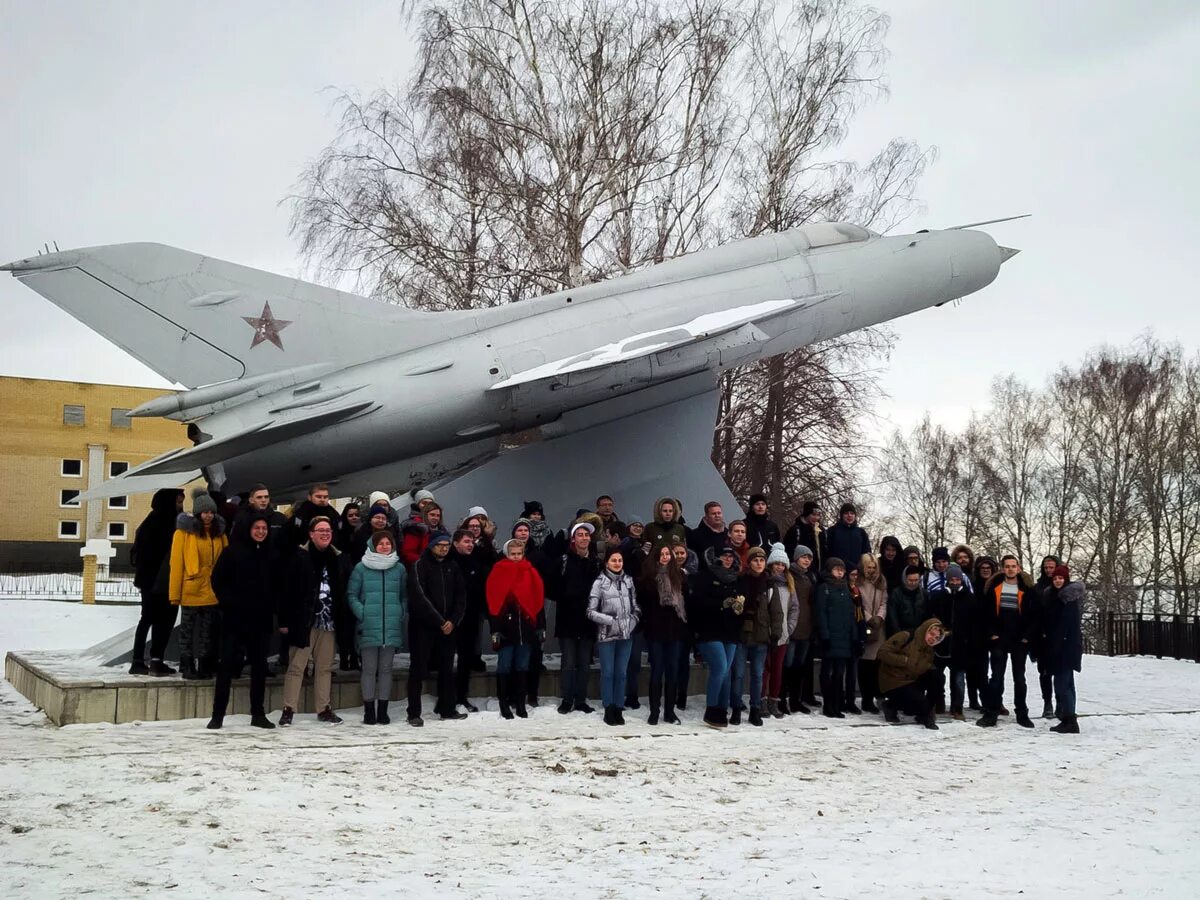 ФК летчик Чкаловск. Чкаловск Нижегородская область. Памятник летчику Чкалову на родине в Чкаловске Нижегородской.