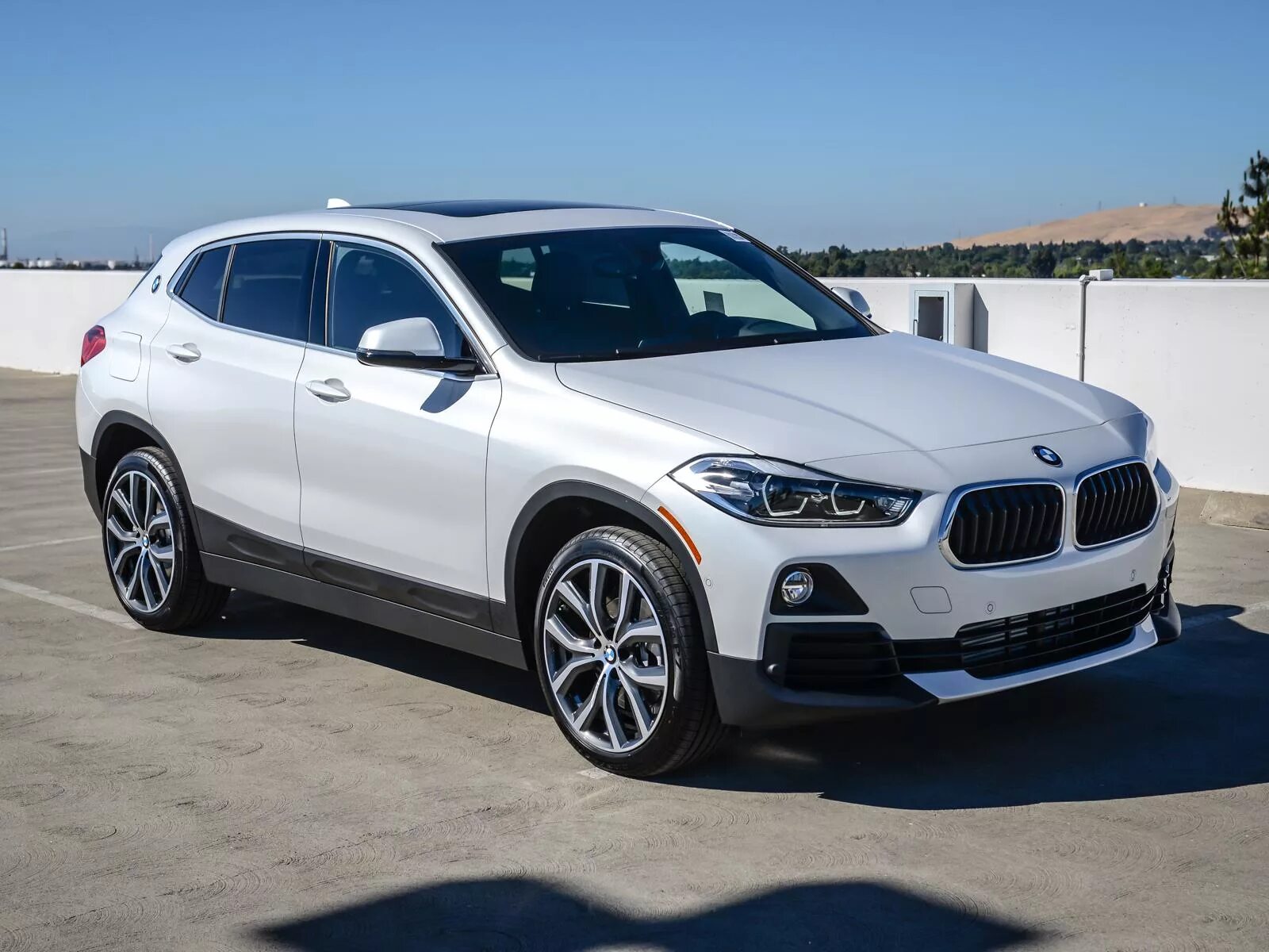 Бмв х2 отзывы. Bmw x2 xdrive. bmw x2 white. бмв x2 2018. bmw x2 седан.