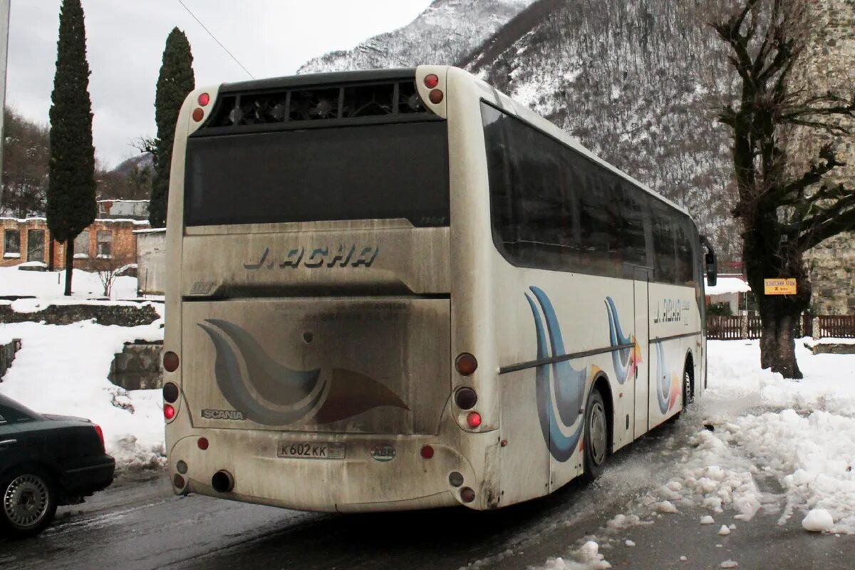 Абхазия автобусный тур 2024. Экскурсионные автобусы в Абхазии. Абхазские автобусы экскурсионные. Маршрутка в Абхазии. Сочи Абхазия автобус.