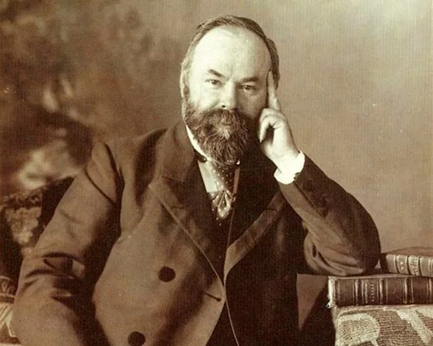 Известные люди кунгура. Купчиха 19-20 века. Купец с семьей на прогулке картина. Семья купца красильникова в череповце 19 век. Известные купеческие династии.