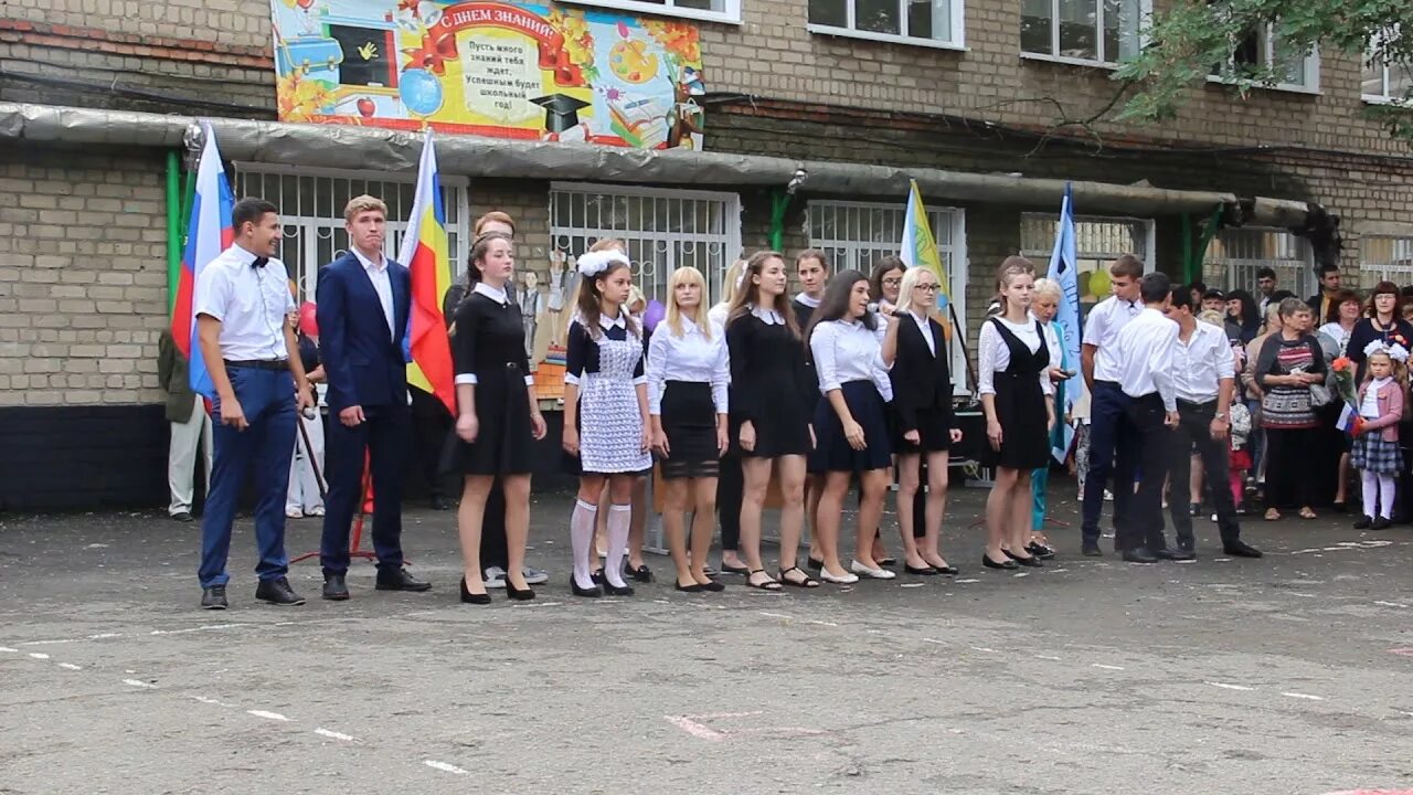 Пятёрочка красный сулин. Красный сулин 11. Красный сулин 11. Красный сулин достопримечательности. Центральная улица красный сулин.