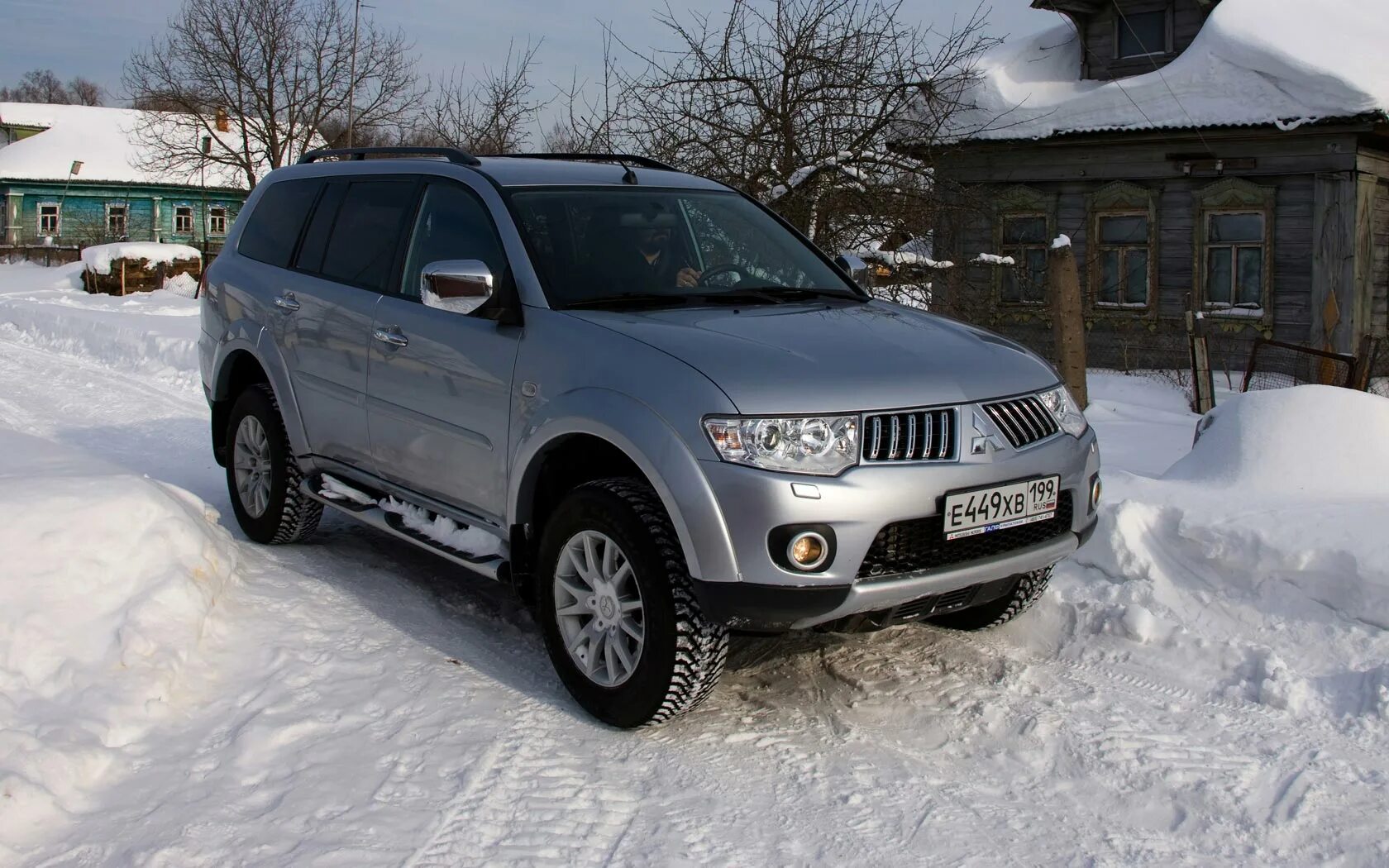 Мицубиси паджеро спорт москве. Mitsubishi Pajero Sport 2008-2015. Mitsubishi Pajero Sport 2008. Mitsubishi Pajero Sport 2014. Митсубиши Паджеро спорт 2008.