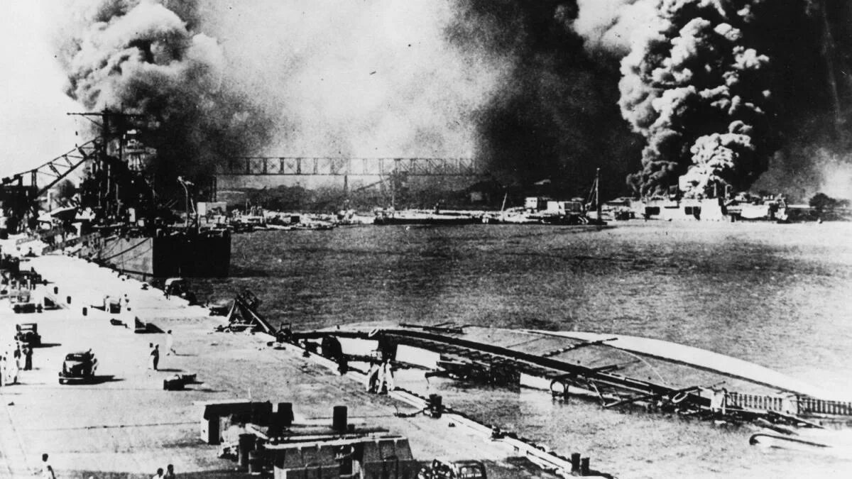 Перл харбор 1941 линкор аризона. Перл харбор япония. Перл харбор 1941 линкор аризона. Пёрл-харбор нападение японии. Пёрл харбор штат гавайи.