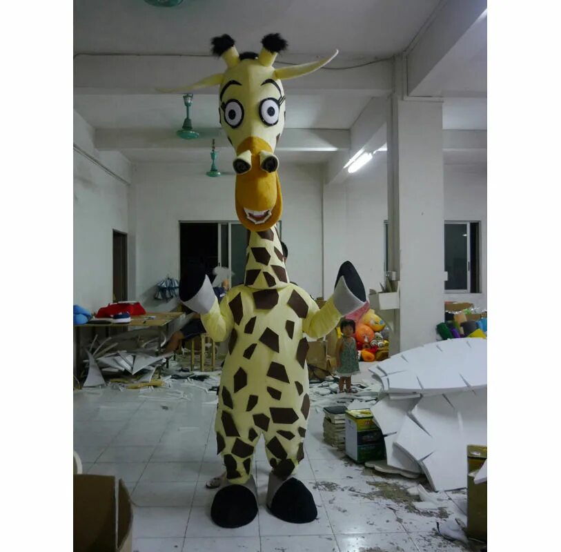 Зебра костюм аниматора. Жираф мелман ростовая кукла. Ростовая кукла жираф. Костюм жирафа. Ростовая кукла жираф.
