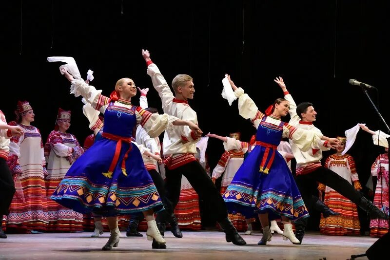Ансамбль березка перепляс. Гжель ансамбль танца. Сстлч танцевальный коллектив. Марусинка девичий танец. Русский танец дуэт.