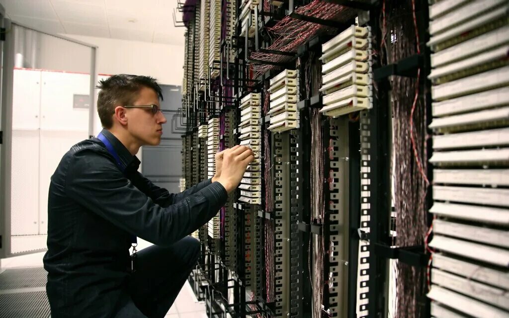 инженер технической поддержки. техподдержка профессиональные фото. систмныйадминистратор. техническая поддержка it. техническая поддержка санкт петербург.