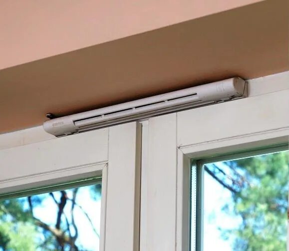 Клапан вентиляционный air-box. Приточный клапан на пластиковые окна. Балконный клапан. Дверной клапан для вентиляции. Кив 125 монтажное отверстие в стене.
