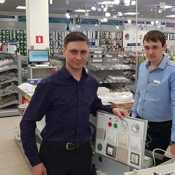 Планета электрики отзывы. Планета электрики в новосибирске. Планета электрика логотип. Планета электрики отзывы. Электромаркет планета электрика.