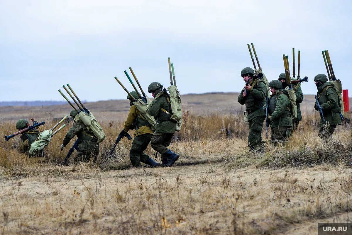 Штурмовик ЧВК Вагнер. Военные учения на полигоне. Zov Россия армия. Армия РФ наступает.