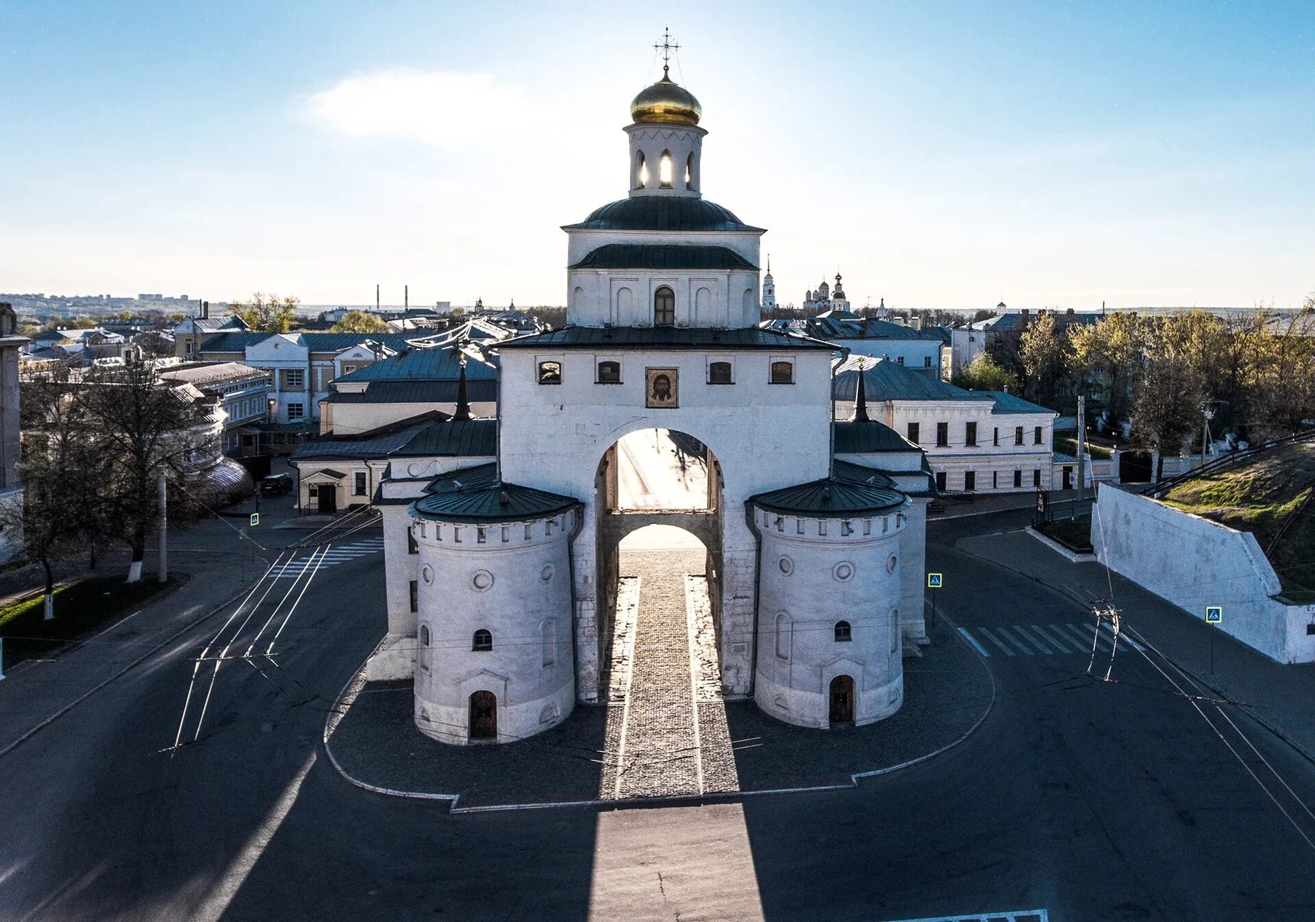 Где золотые ворота владимира. Золотые ворота во владимире 1158-1164. Где золотые ворота владимира. Золотые ворота андрея боголюбского во владимире 1164. Золотые ворота андрея боголюбского во владимире 1164.