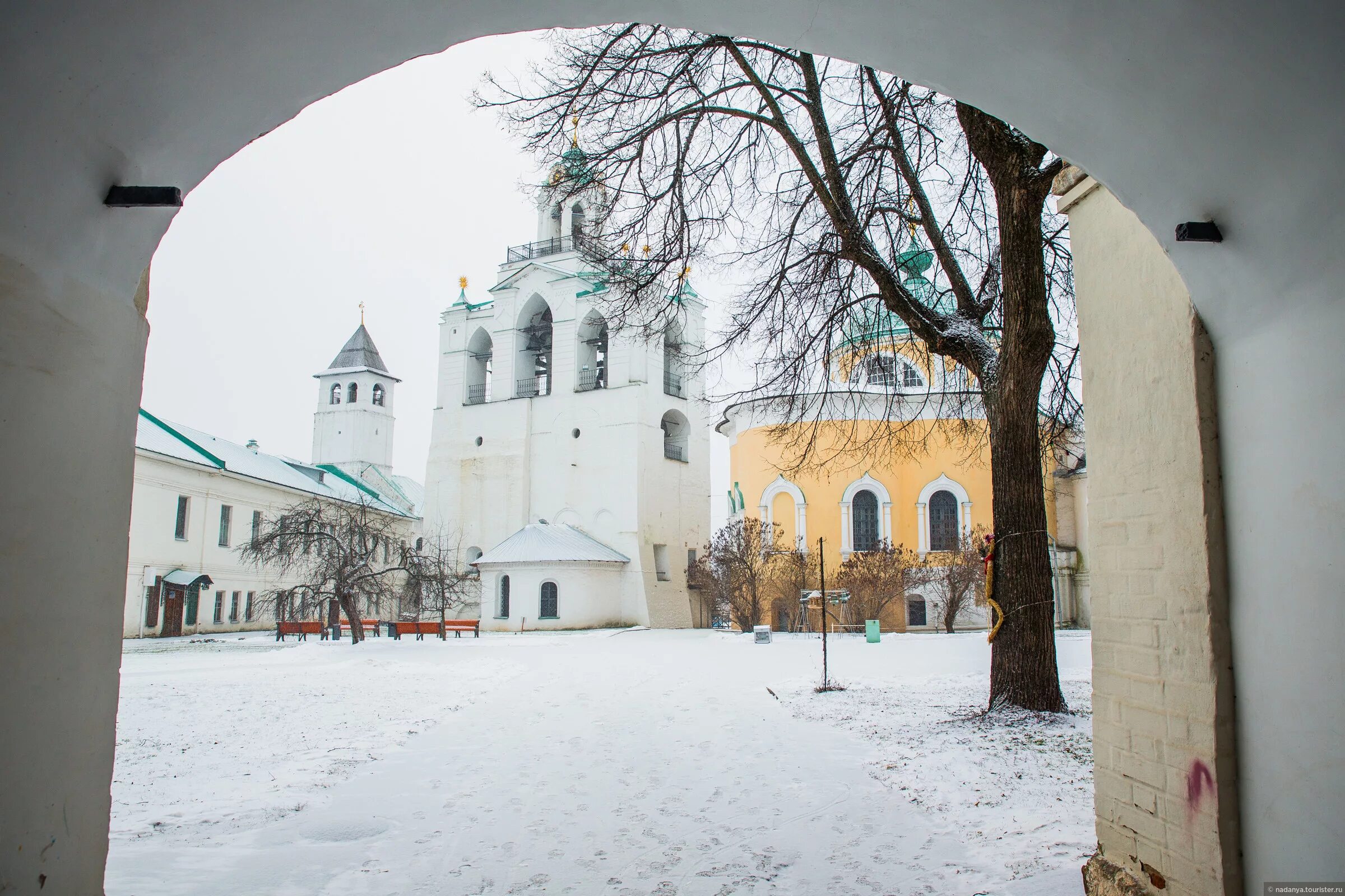 ярославль зимой. прогулка по ярославлю. ярославль зимой. ярославль храм святой софии в тверицах. ярославль золотое кольцо.