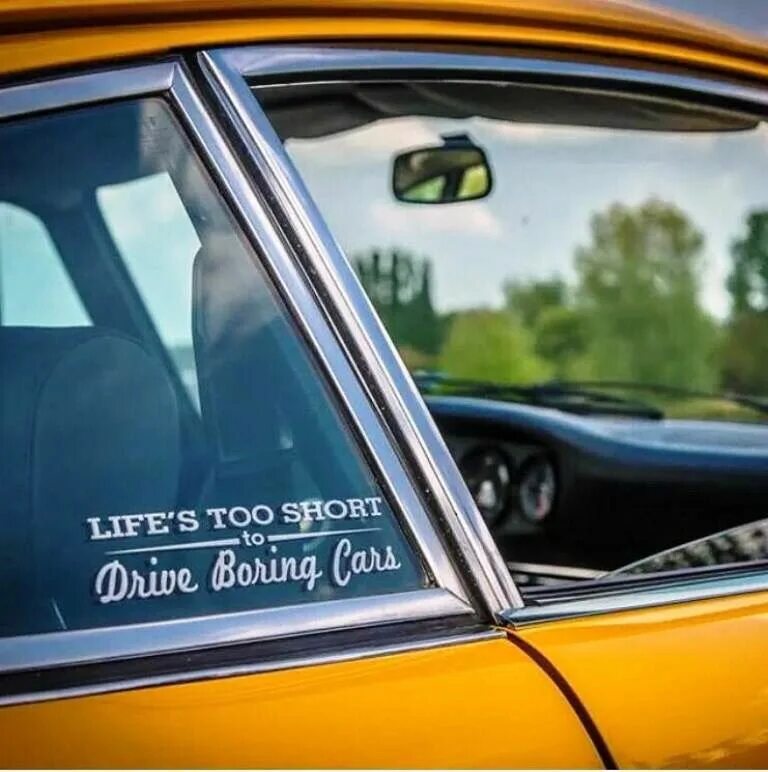 Car bored. Азиатская женщина в автомобиле. Человек зевает за рулем. Car bored. Машина quote.