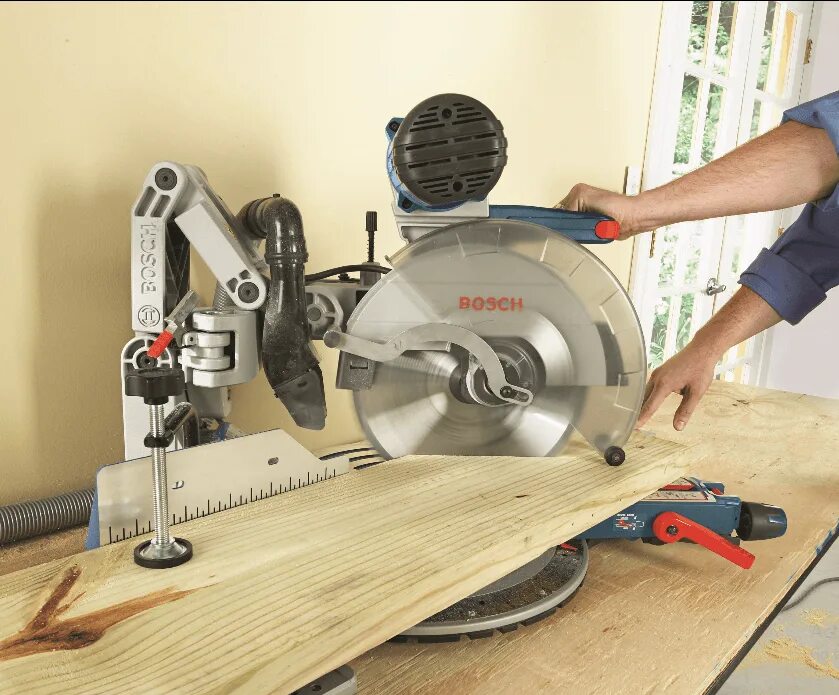 Торцовочные пилы bosch 12. Bosch GCM 12 SD professional. Bosch Cordless Miter saw. Торцовочная пила Bosch 12 SD. Торцовочная пила бош 12 СД.