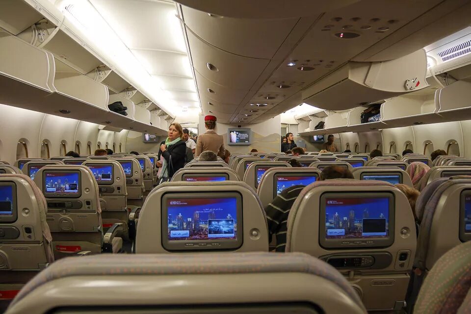 Emirates airlines ek 132. Рейс ek 132 москва дубай. Ek‑132 самолёт. Ek 132. А380 ек652.