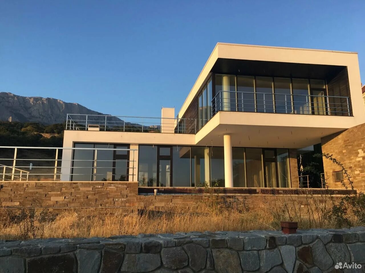 Лучшие дома в крыму. Особняк вилла ялта. Дом форос робин монотти крым. Дом в ливадии море. Вилла арго ялта.