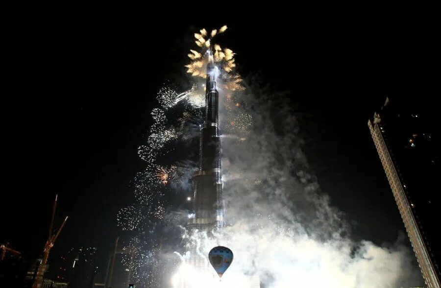 Башня Бурдж Халифа в Дубае. Церемония открытия Бурдж Халифа. Бурдж Халифа открытие 2010. Дубай Бурдж Халифа салют.