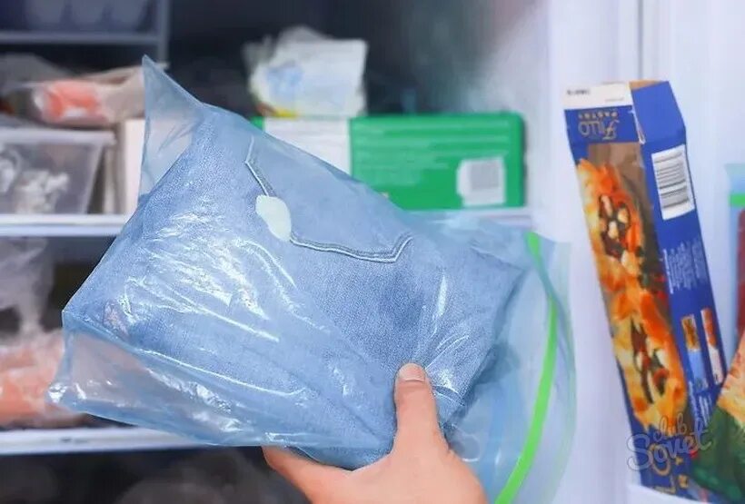 Можно полиэтиленовый пакет в микроволновку. Джинсы в морозилке. пакеты для морозилки. полиэтиленовый пакет с резинкой. заморозка в пакетах.