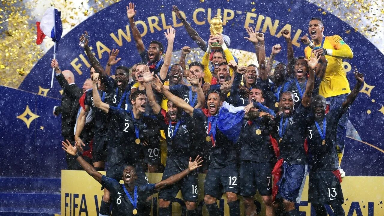 Победитель футбола 2018. Награждение франции на чм 2018. франция чм 2018 чемпионы. сборная франции чемпион.