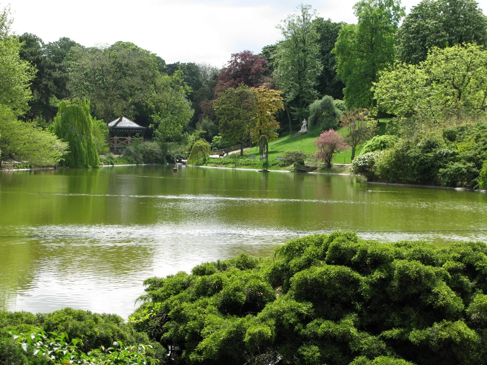 Сад монсури. Hyde park озеро. Набережная берси. Парк бют-шомон в париже. Parc.