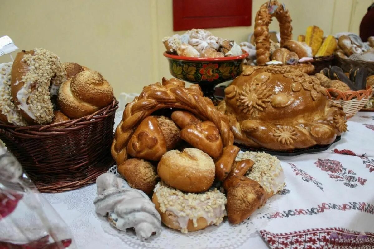 Праздничный хлеб соль. День хлеба. Праздник день хлеба. Праздник Международный день хлеба. Праздник хлеба в России.