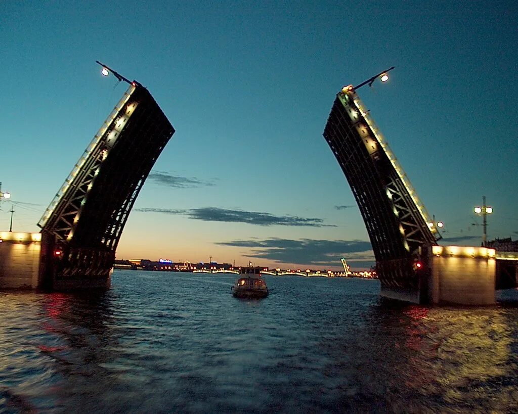 Мост белые ночи. Дворцовый разводной мост в санкт-петербурге. нева дворцовый мост. белые ночи в санкт-петербурге дворцовый мост. ночной петербург дворцовый мост.