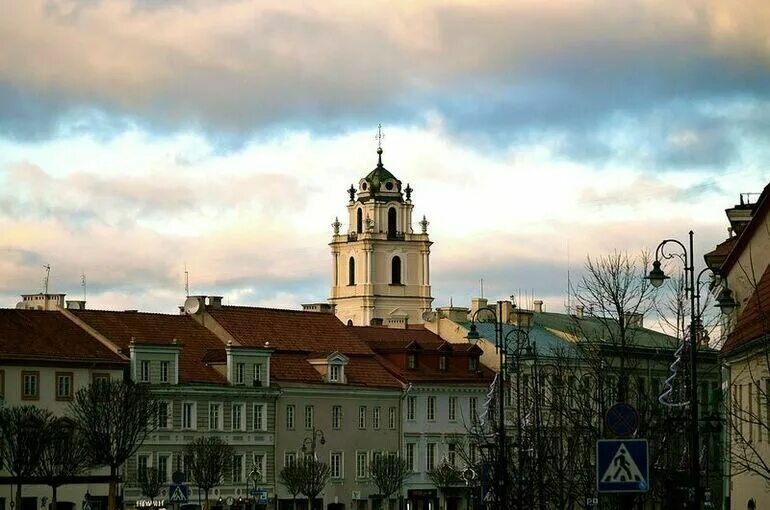 Литва вильнюс старый город. Литва город вильнюс. Вильнюс польский. Литва город вильнюс. Улица пилес вильнюс.