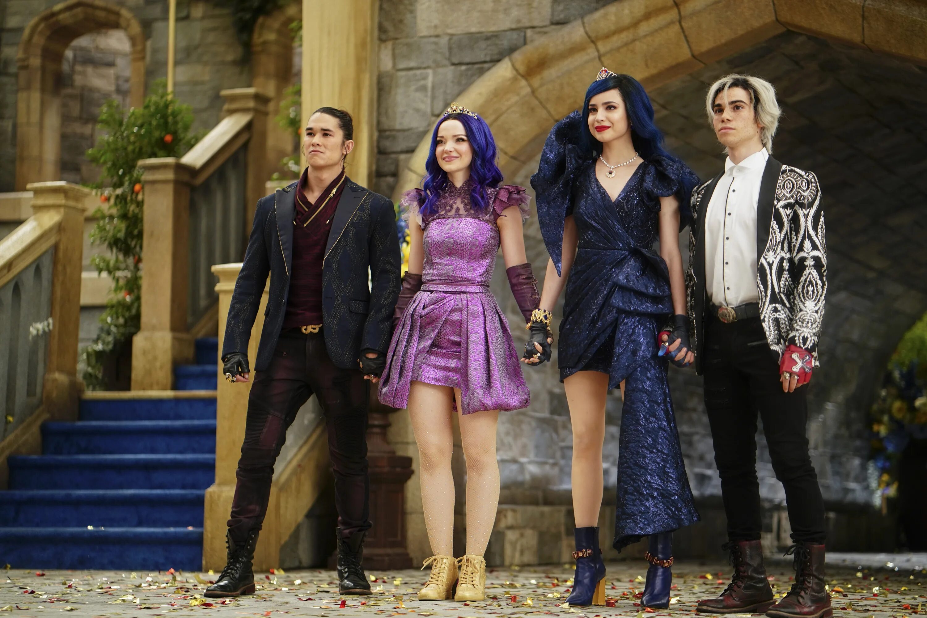 В каком году выйдет 2 часть. Наследники (descendants) 2019. Мэл Наследники 3. Наследники Дисней 3.