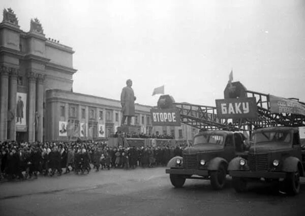 7 Ноября 1941г парад в Куйбышеве. Куйбышев парад 7 ноября 1941 года. Куйбышев 1941 год. Куйбышев 1945. Победа куйбышева