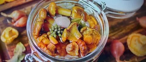 Лисички маринованные с чесноком