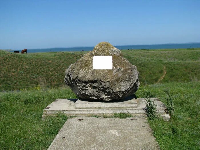 Фанагорийская крепость а.в. Суворова. В Тамани. Фанагорийская крепость Тамань. Крепость Суворова Тамань. Камни Тамани. Тамань это крепость в степи